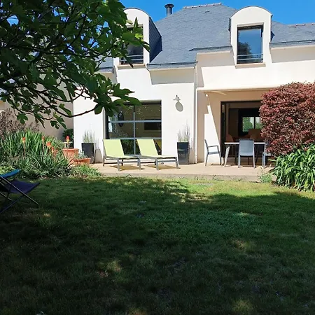 La Maison De Chris Holiday home Theix
